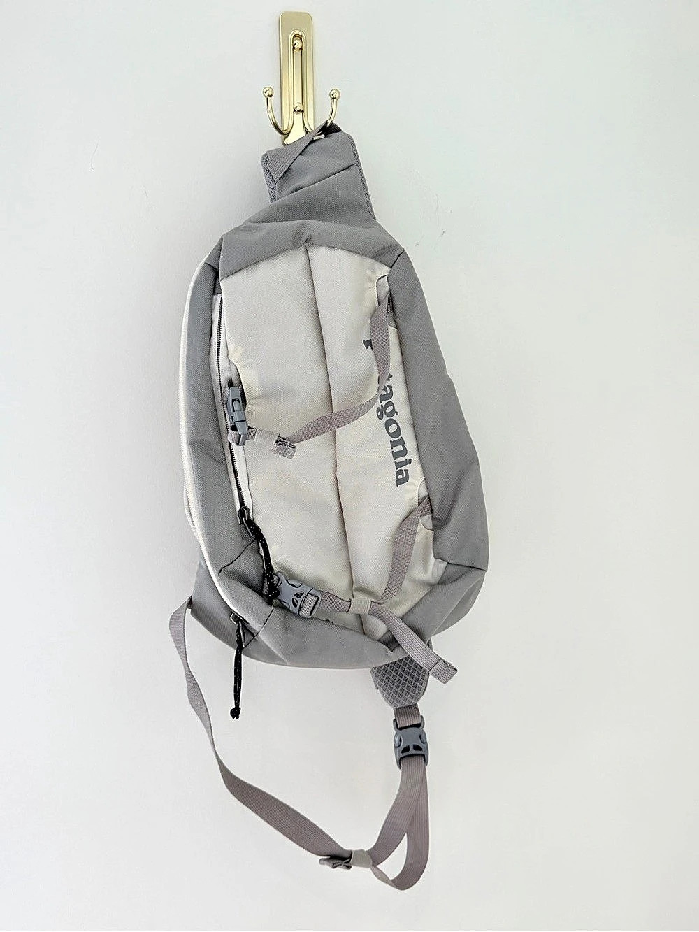 Patagonia Atom Sling 8L Gray & White Backpack